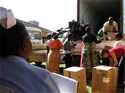 Medical and agricultural shipment off loaded in Thwonde